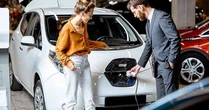 Xe điện cũ thành xu hướng mới, có người mua được với giá chưa đến 150 triệu đồng