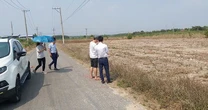 Nỗi niềm của nhà đầu tư đất nền: “Chủ đầu tư, môi giới bán xong 20-30 lô rồi rút đi, giờ muốn bán lại không ai mua”