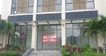 Buồn của shophouse triệu đô: Giá cao, mua vào dễ bán ra khó, bỏ hoang mòn mỏi chờ khách thuê
