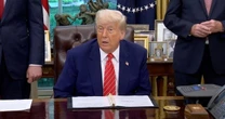 Ông Trump công bố thỏa thuận thương mại sơ bộ với Anh, bitcoin trở lại mốc 100.000 USD, Down Jones tăng hơn 250 điểm