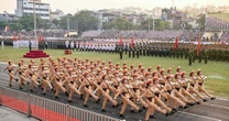 Cập nhật: Lễ diễu binh hào hùng chưa từng có trong lịch sử với 12.000 người, 12 máy bay ở Điện Biên Phủ