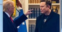 Cổ phiếu Tesla 'cắm đầu' khi ông Donald Trump cà khịa Elon Musk 'nhận nhiều trợ cấp từ chính phủ nhất trong lịch sử, nếu không đã phá sản và về quê'