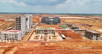 Dự án xịn Việt Nam từng xin lùi tiến độ, được ra tối hậu thư: Còn đúng 5 tháng, 13.000 người tăng tốc, gói thầu lớn nhất có tin vui