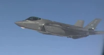 Xem F-22 Mỹ hộ tống máy bay chở Tổng thống Putin qua eo biển Bering