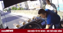 Truy tìm người đàn ông rút chìa khoá xe rồi bỏ đi khiến hành khách phơi nắng suốt 1 giờ