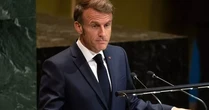 Tổng thống Pháp Macron chịu áp lực từ chức giữa hỗn loạn chính trị