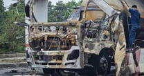 Hiện trường xe bồn nổ như bom: Xé toạc cabin, thổi bay cửa kính nhà dân