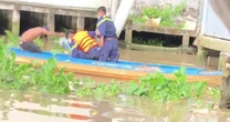 Tìm thấy thi thể con người phụ nữ bán vé số rơi sông