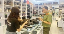 Tạm giữ hơn 2.400 sản phẩm thời trang trị giá gần 5,1 tỷ đồng nghi giả mạo nhãn hiệu Louis Vuitton, Dior, Chanel…