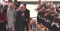 Ông Trump bất ngờ nhảy trên thảm đỏ khi tới dự Hội nghị Thượng đỉnh ASEAN