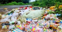 Vụ bánh kẹo, đồ chơi trẻ em vứt thành đống: Chỉ đạo tiêu hủy sớm
