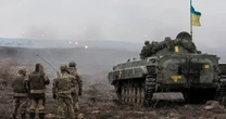 Kiev không kịp vá lỗ hổng ở khắp nơi