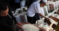 Buồn của quốc gia Đông Nam Á là 'khách ruột' của gạo Việt: Người dân bàng hoàng vì giá đắt đỏ, nguồn cung gạo chất lượng cao khan hiếm