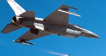 NATO đau đầu vì mất nửa triệu dollars để hạ 1 UAV