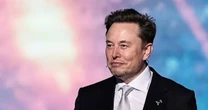 Tỷ phú Elon Musk bị bạn gái cũ hé lộ lối sống siêu tiết kiệm: Ngủ nệm rách, ăn bơ đậu phộng 8 ngày liền