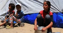 Tên lửa Israel bắn trượt mục tiêu, nhiều trẻ em Palestine thiệt mạng
