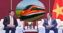 Thủ tướng gặp lãnh đạo doanh nghiệp xây cầu dây văng trụ thấp dài nhất châu Phi: Tín hiệu cho cuộc cách mạng hạ tầng?