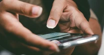 Công an cảnh báo các tin nhắn SMS, Zalo, Facebook có thể khiến người dân bị đánh cắp toàn bộ thông tin cá nhân và tiền trong tài khoản ngân hàng