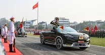 Xe VinFast VF 8 mui trần dẫn đoàn tại Lễ diễu binh Chào mừng 70 năm chiến thắng lịch sử Điện Biên Phủ có gì đặc biệt?