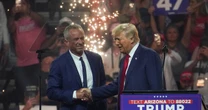 Ông Trump "không giữ được bình tĩnh" khi bà Harris phát biểu