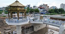 Cảnh tượng 'lạ' trên sông Tô Lịch khiến ai cũng phải ngoái nhìn: Sẽ hoàn thành trong tháng sau