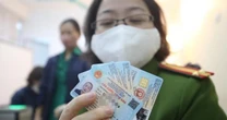 3 trường hợp bắt buộc phải đổi thẻ Căn cước trong năm 2025, nếu không sẽ bị phạt tiền, đóng băng tài khoản ngân hàng
