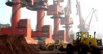 Trung Quốc siết xuất khẩu loạt ‘hàng hiếm’ sang Mỹ, EU tận dụng thời cơ quay lưng với hàng Nga, gom mua ồ ạt từ Bắc Kinh