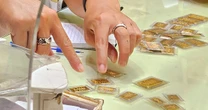 Tối nay 7-7, giá vàng lao dốc không phanh