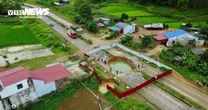 Xe máy rơi xuống 'hố tử thần': Nước dâng trở lại, 1 tuần chưa tìm thấy nạn nhân
