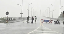 Bão số 5 bất ngờ đứng yên suốt 3 tiếng trước khi đổ bộ có thể gây ra nguy hiểm gì?