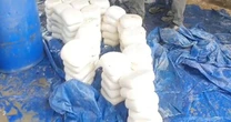 Đột kích một cơ sở khả nghi, phanh phui đường dây sản xuất sữa và phô mai giả, tịch thu 6 tấn sản phẩm pha hóa chất