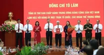 Tổng Bí thư Tô Lâm trao quyết định về chức năng, nhiệm vụ, tổ chức bộ máy Cơ quan Ủy ban T.Ư MTTQ Việt Nam