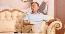 Lão nông Việt là giám đốc của công ty có vốn điều lệ 300 tỷ đồng: Từng là thợ lặn nghèo, nay thu về 150 tỷ đồng/năm nhờ nuôi con nhả ngọc