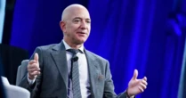 Vì sao tỷ phú Jeff Bezos và Bill Gates đều kiên nhẫn rửa bát mỗi tối?