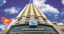 Ngân hàng "big 4" đầu tiên của Việt Nam cho xe buýt điện đưa đón nhân viên đi làm: Quá văn minh!