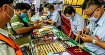 Giá vàng thế giới đã lên cao nhất mọi thời đại nhưng được dự báo sẽ tăng tiếp