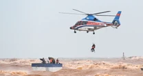 Quân đội huy động 7 máy bay, hơn 400 xe đặc chủng ứng phó bão Wutip