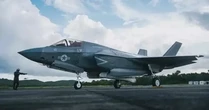 Mỹ công bố hình ảnh mới nhất về 10 máy bay tàng hình F-35 triển khai gần Venezuela