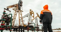 Nga đang chịu 'đòn giáng' mạnh hơn cả hàng vạn lệnh trừng phạt của phương Tây: 1 triệu thùng dầu biến mất mỗi ngày, trong nước thiếu xăng diện rộng dù liên tục xuất khẩu dầu