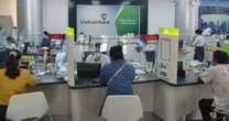 Người dùng Vietcombank, Agribank, Techcombank... cần làm ngay để không bị ngừng giao dịch rút, chuyển tiền