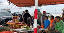 Lật thuyền khiến 2 bà cháu ở Thanh Hóa chết, mất tích trên đường tránh lũ