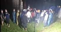 Nghi án người mẹ bỏ lại con gái lớn trên cầu, ôm con gái nhỏ nhảy sông