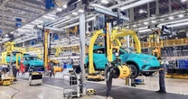 Bỏ xa Grab, Xanh SM của ông Phạm Nhật Vượng lấn sân thị trường 9 tỷ USD, sở hữu "vũ khí" đối thủ không có