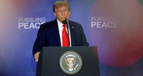 Thái độ "lạ" của ông Trump về việc Nga không kích lớn vào Kiev: Thất vọng, sẽ rút khỏi đàm phán?