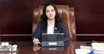 Chủ tịch Sacombank Dương Công Minh trích quỹ khen thưởng cho bà Nguyễn Đức Thạch Diễm