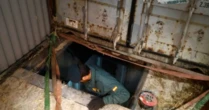 Sâu 4 mét dưới lòng đất: Cảnh sát phát hiện nhà máy thuốc lá giả, lợi nhuận "khủng" hơn 19 tỷ/tuần