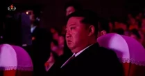 Chủ tịch Triều Tiên Kim Jong Un rưng rưng nước mắt tại chương trình nghệ thuật
