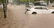 Hà Nội mưa to thâu đêm, nhiều tuyến đường ngập nặng, giao thông ách tắc nghiêm trọng