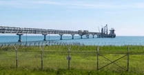 Nga và Mỹ có động thái không ngờ: Moscow mở đường cho phương Tây quay lại dự án có công suất hơn 40 triệu tấn LNG và 250.000 thùng dầu/ngày, Washington ngỏ lời mua công nghệ độc quyền
