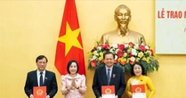 Phó Chủ nhiệm và 2 đại biểu Quốc hội chuyên trách nghỉ hưu trước tuổi